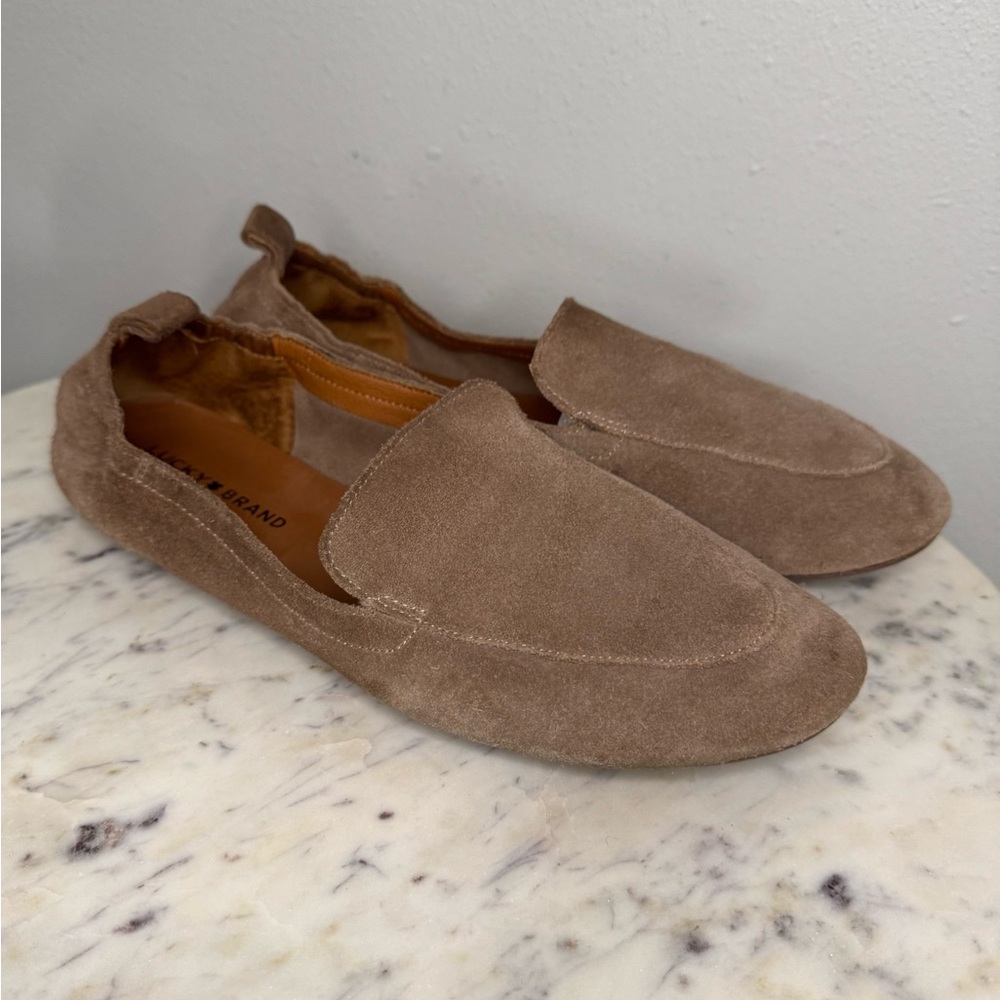 Lucky Brand "Morissie" Loafers Size 9.5M
Suede beige tan shoes flats